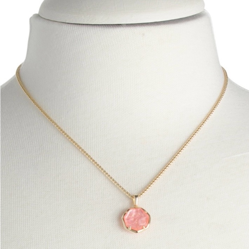 Kendra Scott Peach Illusion Pendant Necklace